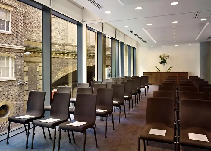 Doubletree By Hilton London - Tower Of LondonAirport Hotel